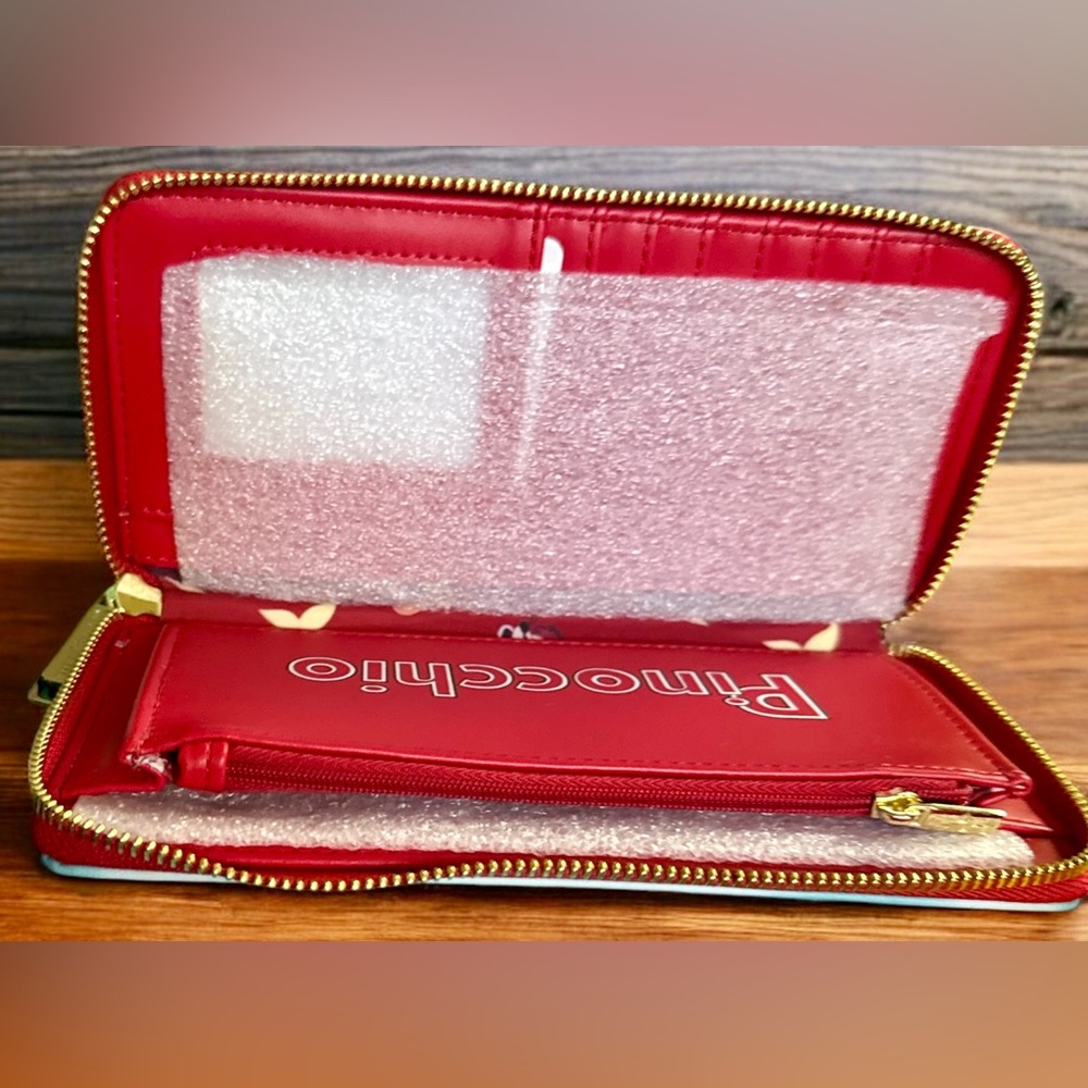 Loungefly Walt Disney Archives Pinocchio Wallet Tresure of The Vault - Picture 4 of 8